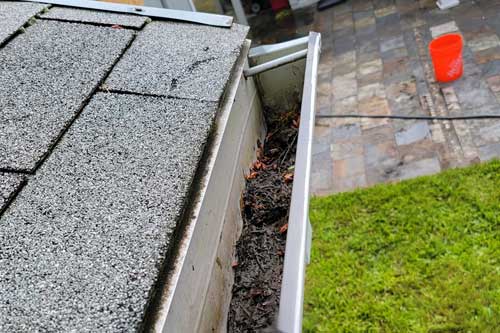 Best Vancouver gutter cleaner in WA near 98682